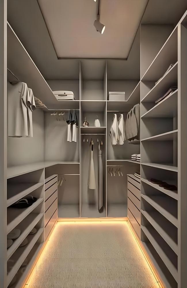 Wardrobe closet